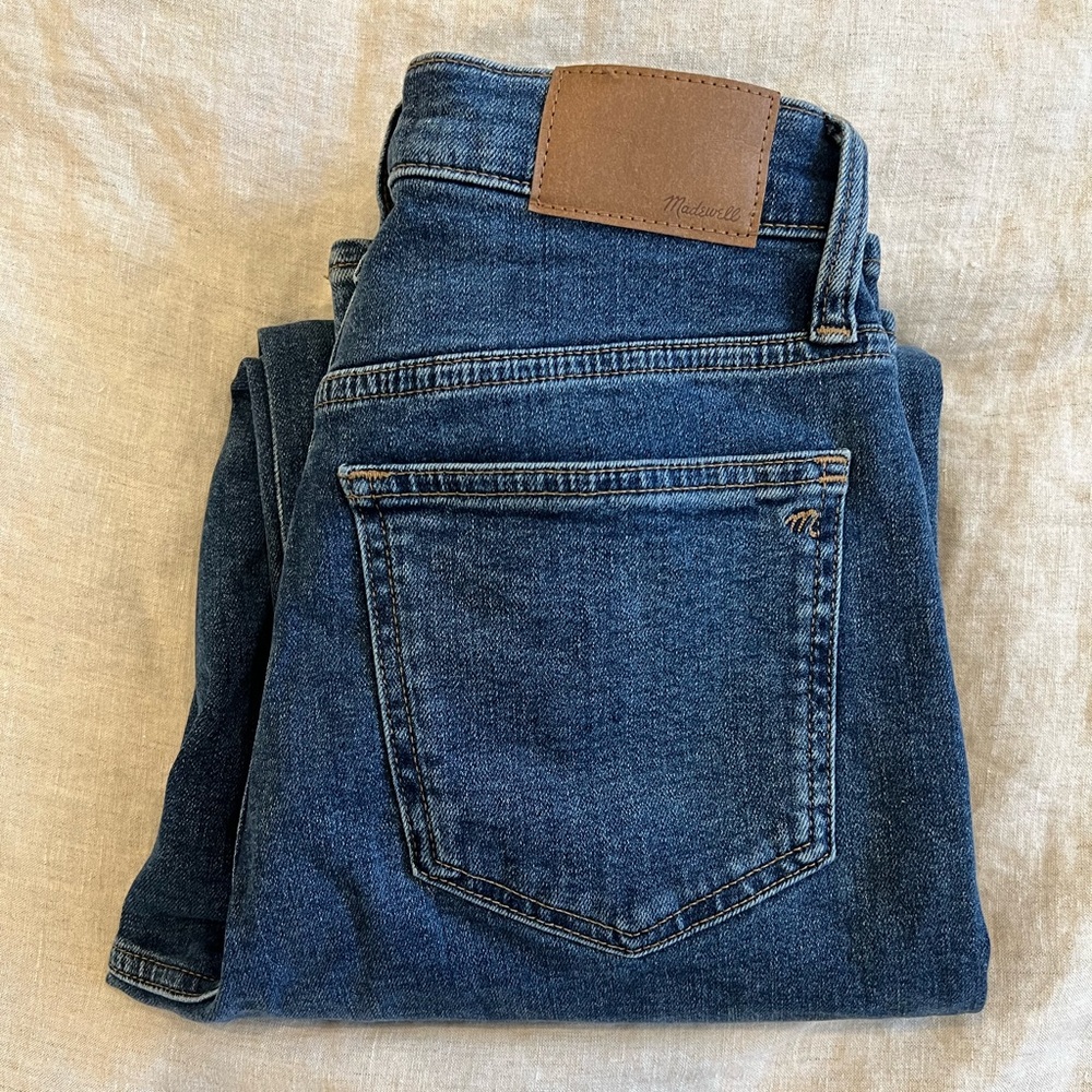 NWOT Madewell medium wash perfect vintage straight jean